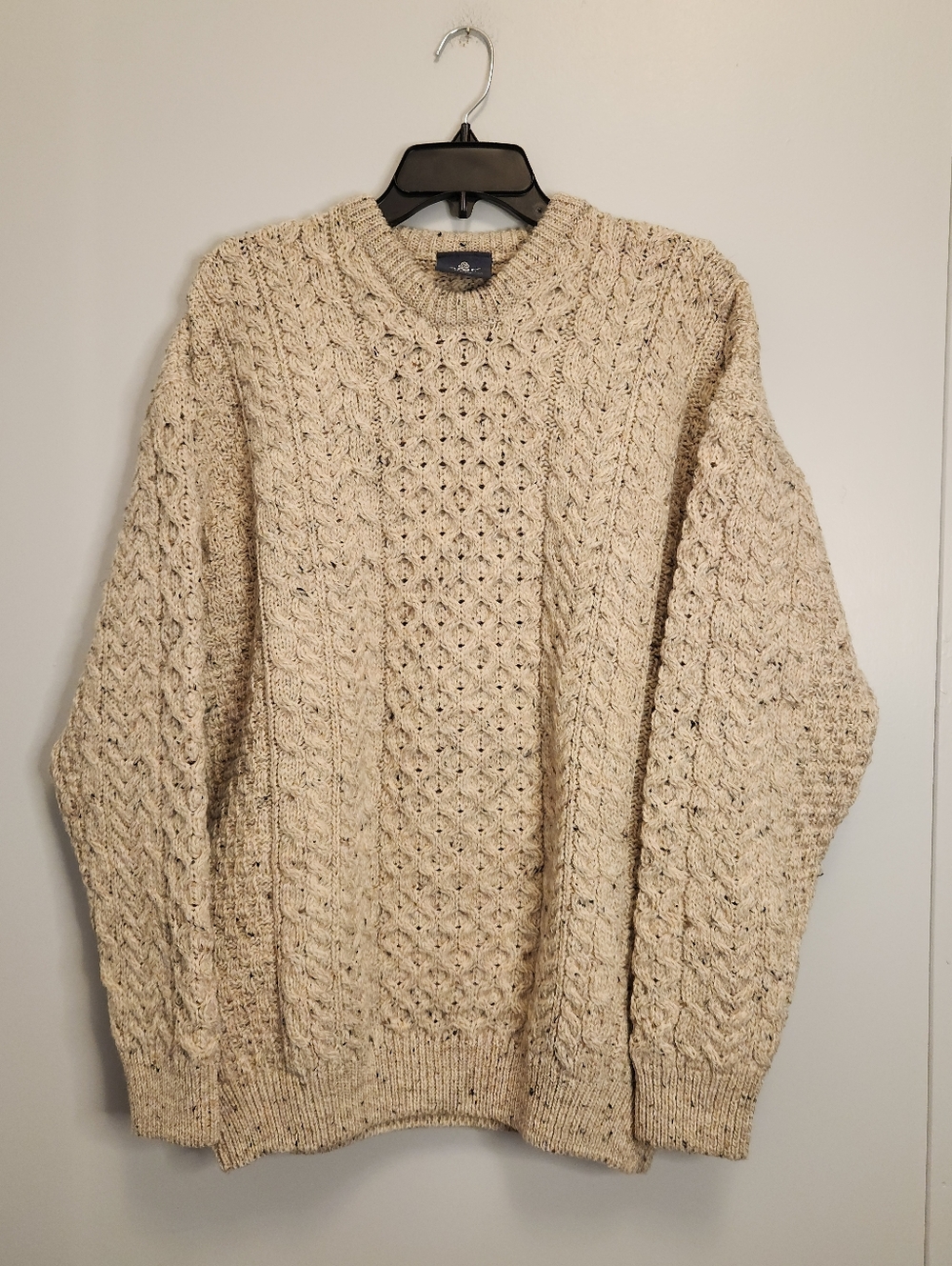 Aran Woolen Mills 100% Pure New Wool Sweater Size Large. Made In Ireland!